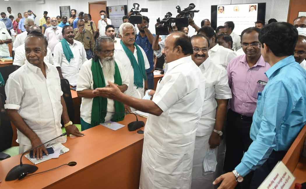 ministers meet with agriculture representatives