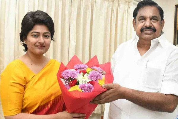 Gayatri Raghuram new responsibility in ADMK