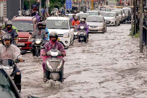 10 people lost their lives for Heavy rains kerala