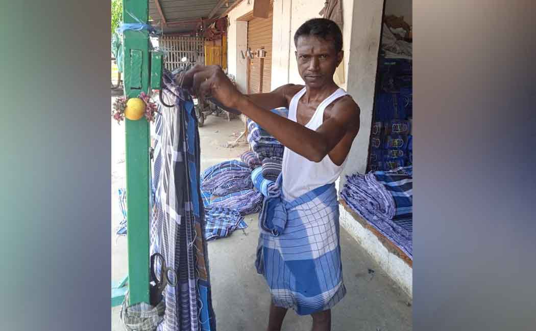 We must find a way to provide relief to those living in poverty - Power Loom workers demand!