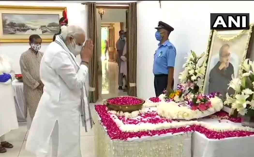 Prime Minister Narendra Modi pays last respects to PranabMukherjee