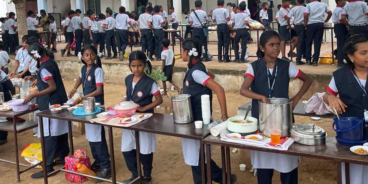 Sale of food items prepared by school students at home