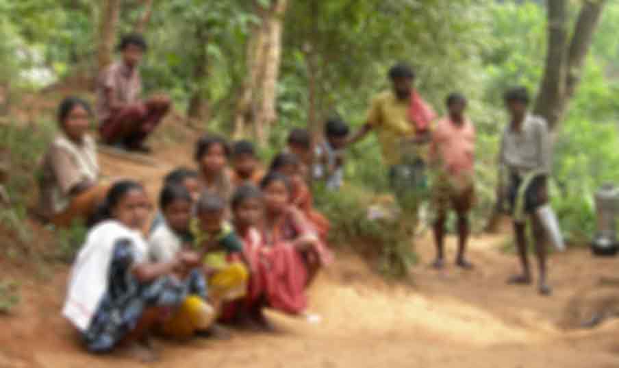 Fifty kilometers walk to buy rice and legumes ..