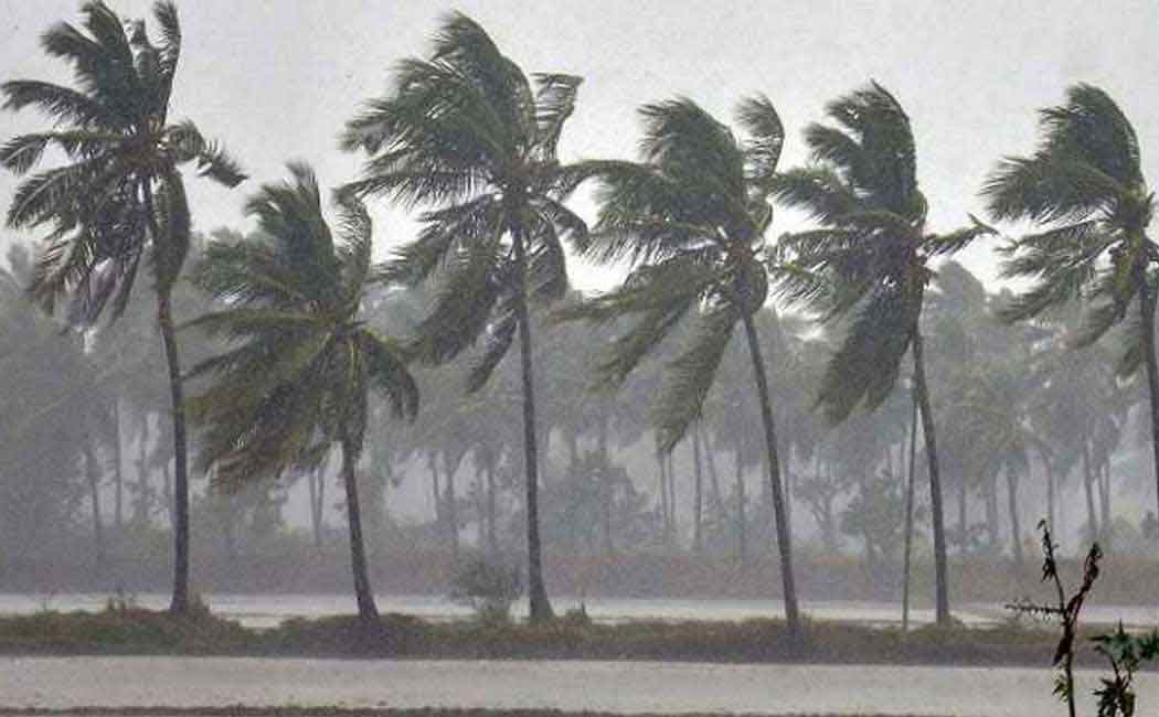 Cyclone Mantus makes landfall at Mamallapuram