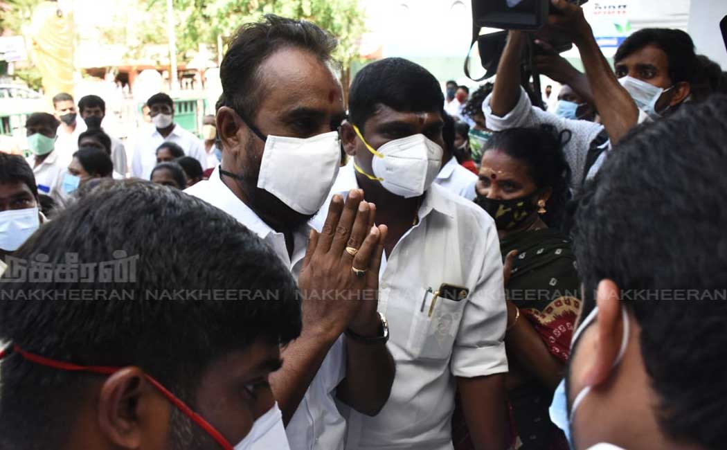 AIADMK MLAs meeting held at the head office