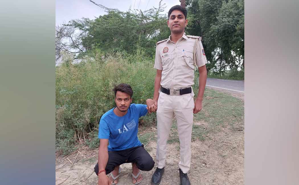 young man brutally incident girl who refused to speak in Delhi