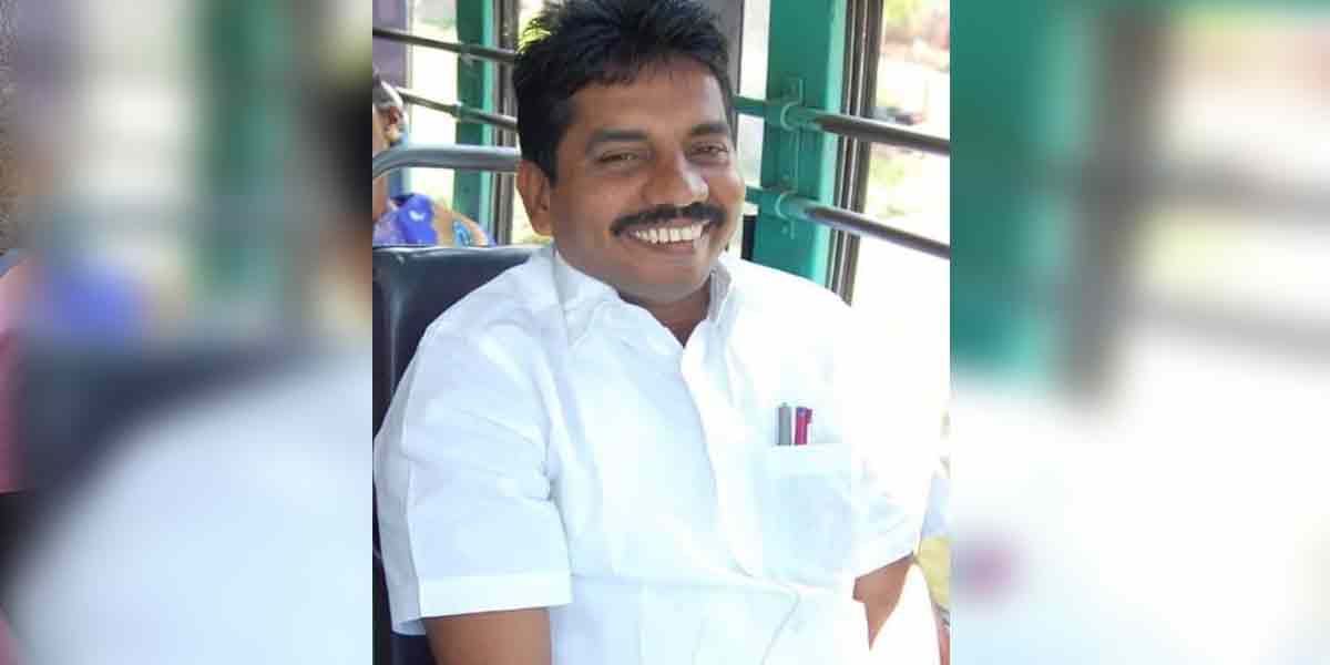 blood donation on the 10th anniversary of Muthukumaran
