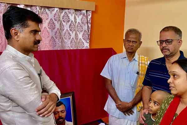 Durai Vaiko meets family deceased Trichy and offered condolences