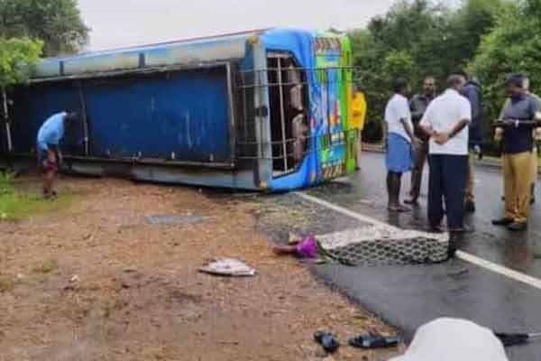 Bus overturns; One passes away, 16 injured