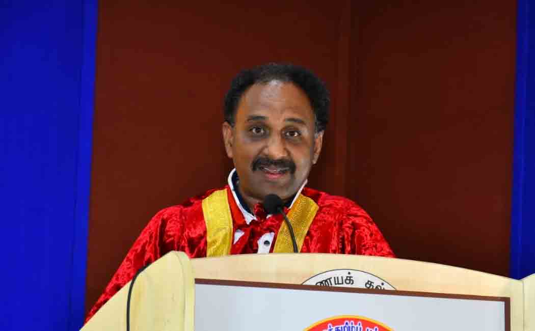 We honor scholars by standing on the path of virtue! - Educators felicitated at the American Muthamil University Festival!