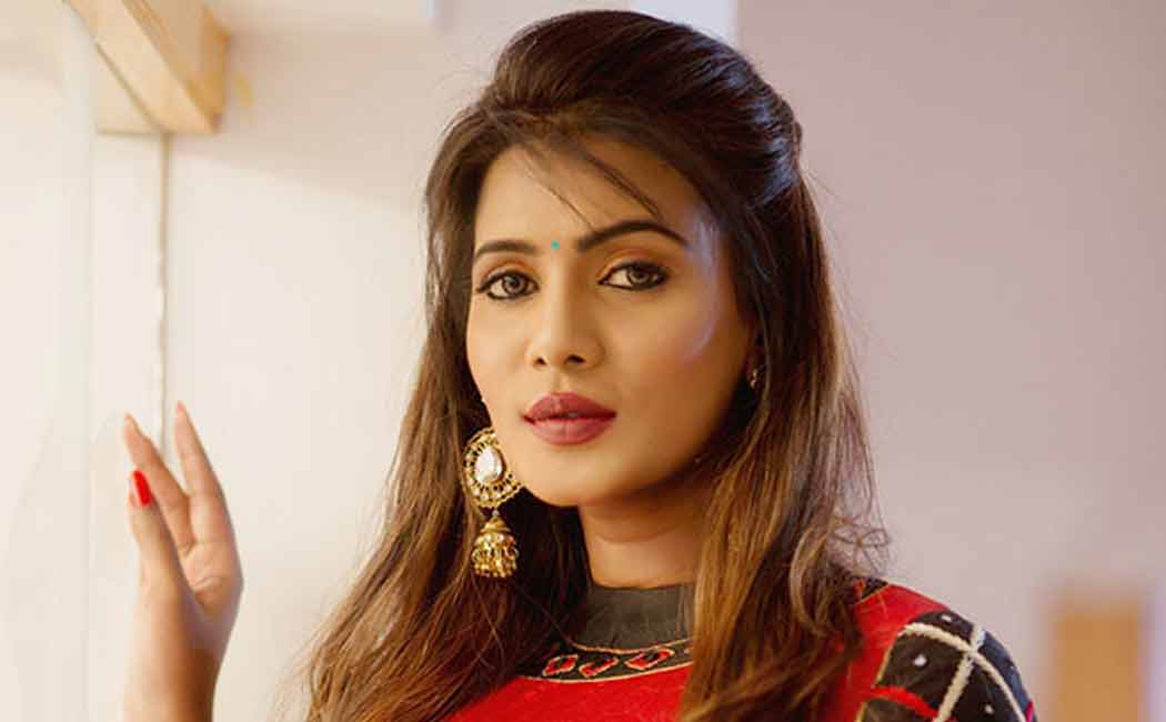 madras court summon actress meera mithun