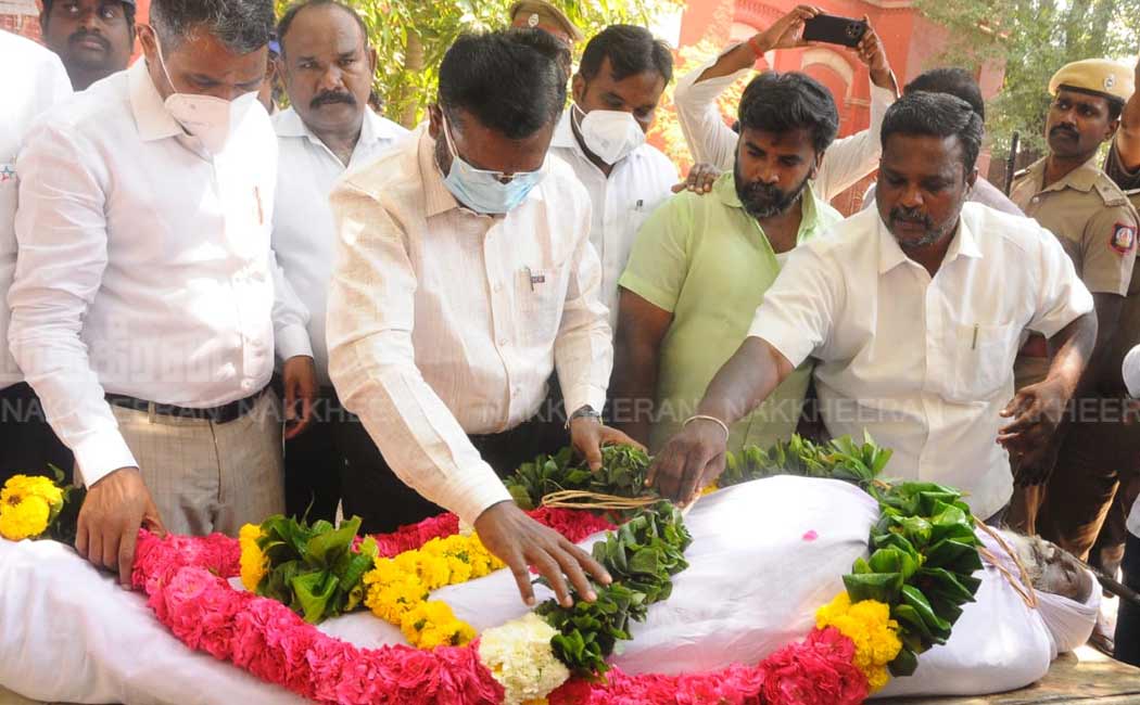 Thirumavalavan MP pays tribute to Shanthan (Pictures)