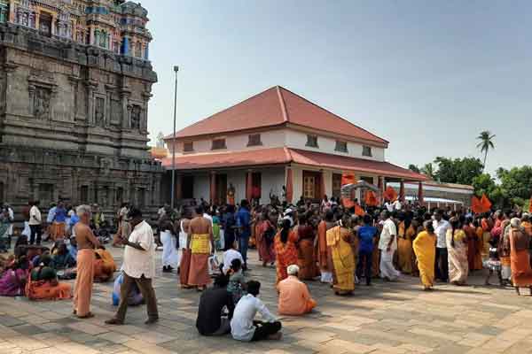 Dixits disturbing the singing of Thevaram in Kanakasabai!