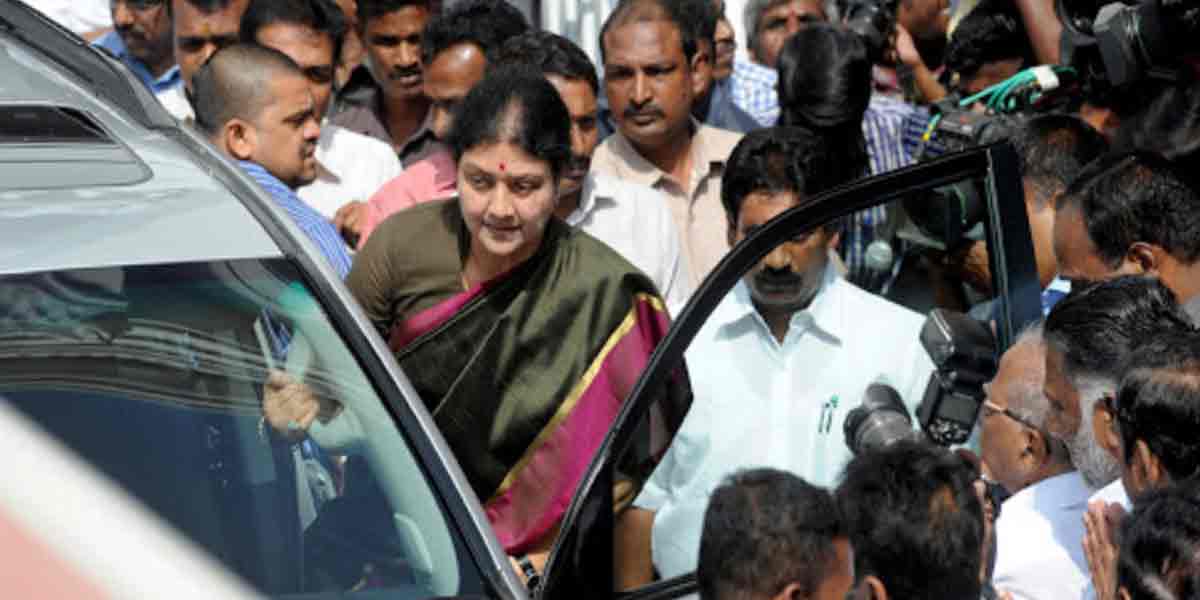 Sasikala visit ... AIADMK ministers complain to DGP in person!