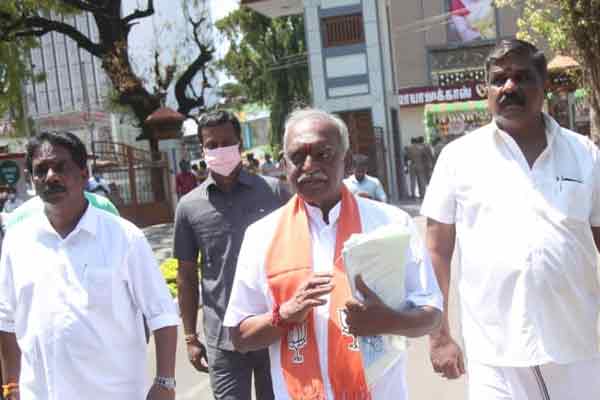 "There is a candidate against the people ..." - Pon. Radhakrishnan