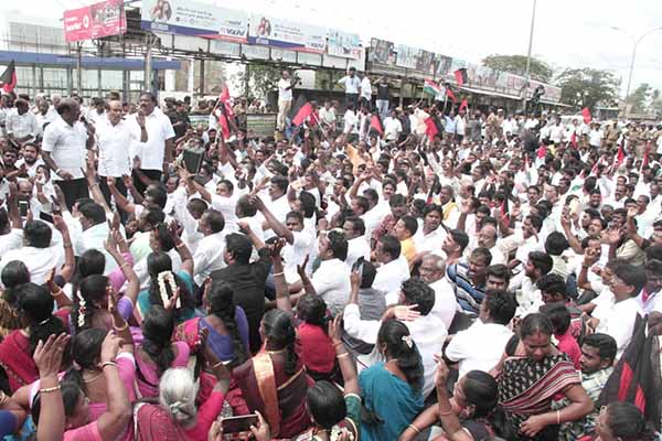 Mrs. Subramaniyan led by DMK leader road strike