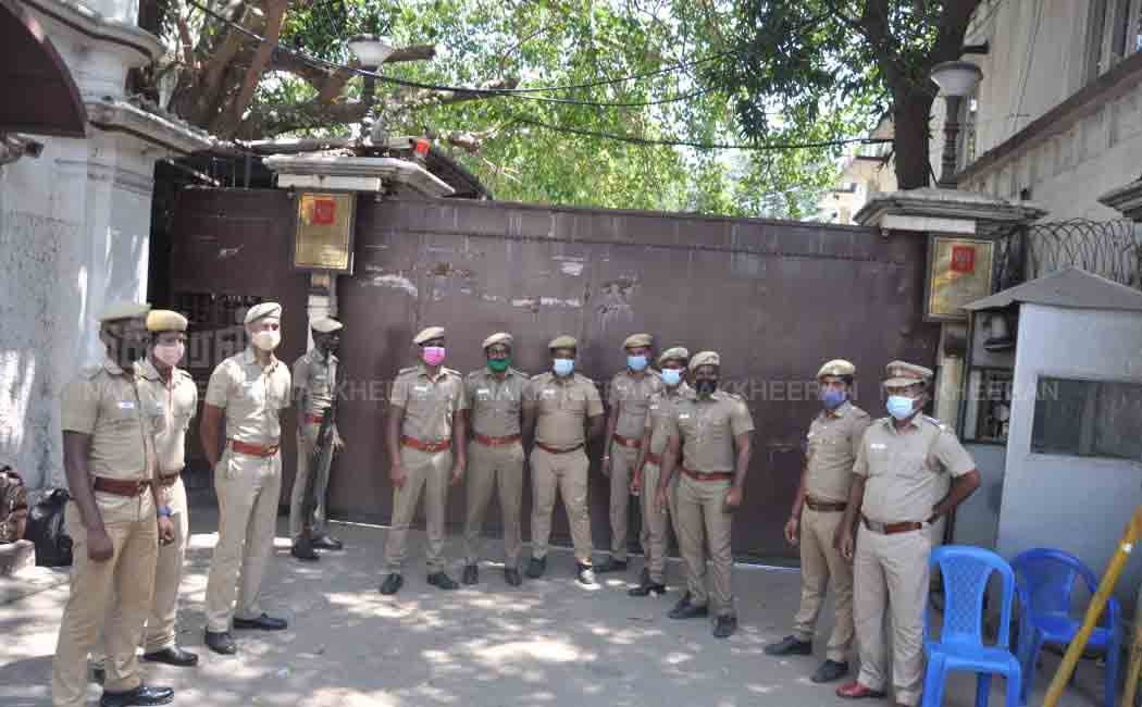Heavy police security for Russian embassy
