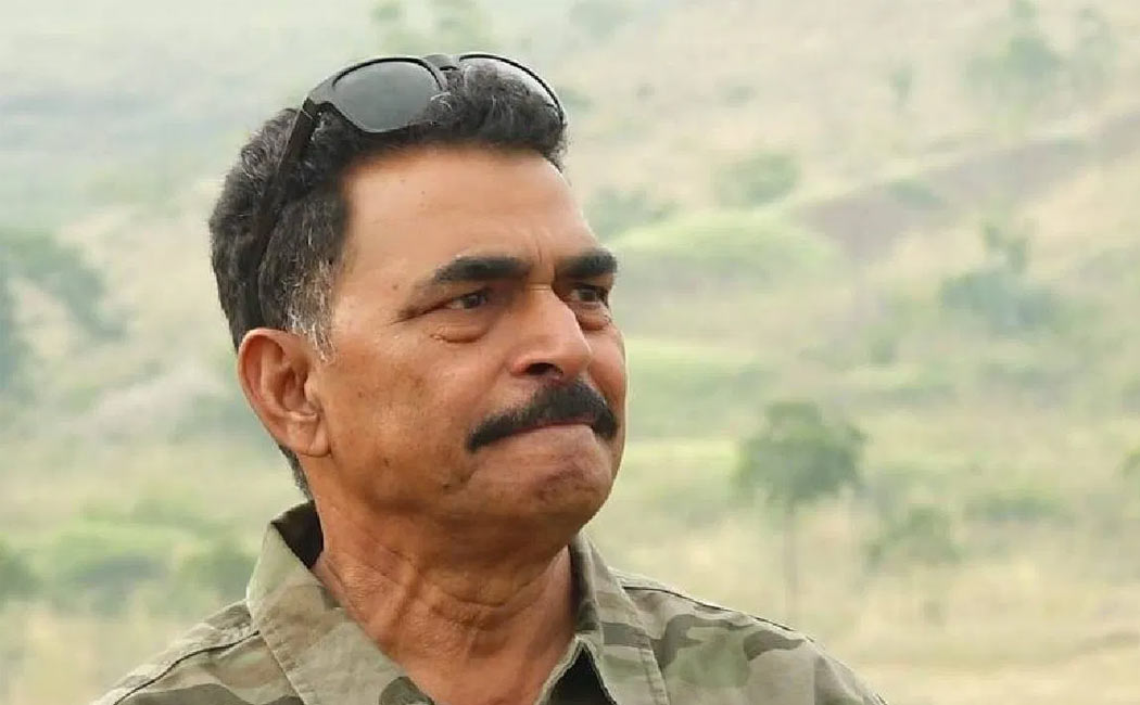 Actor Sayaji Shinde faces bee attack during replantation drive in Maharashtra Read more at: https://www.deccanherald.com/national/west/actor-sayaji-shinde-faces-bee-attack-during-replantation-drive-in-maharashtra-1200080.html