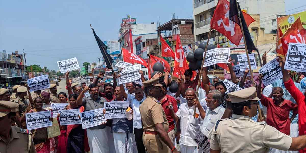 The Communist Party held a black flag strugle against the Tamil Nadu Governor