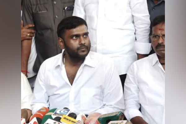 "The functioning of the DMK regime is excellent ..." - Vijayaprabhakaran