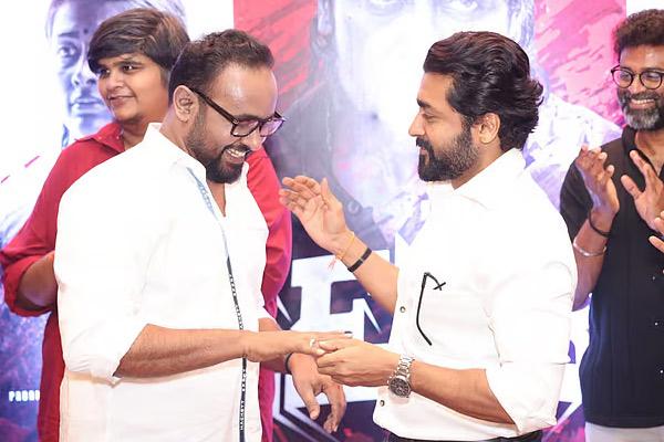 distributer sakthi velan gifted diamond ring to suriya regards retro success