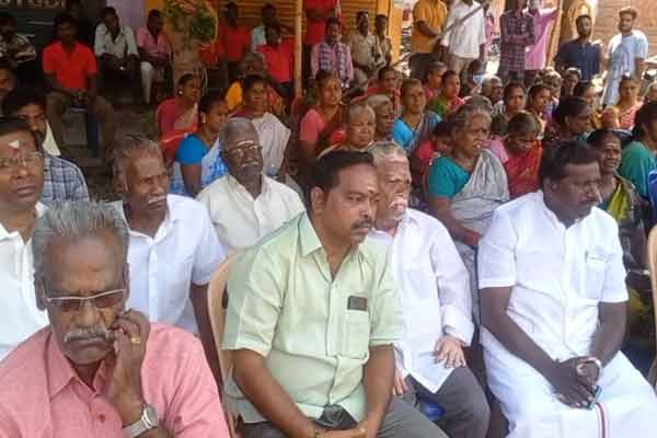 puducheery public against cm and collectors