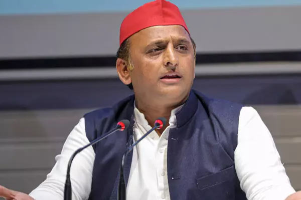 CBI summons Akhilesh Yadav for malpractice suit