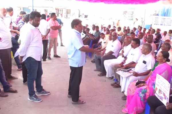 20 villages stage struggle demanding construction of railway bridge!