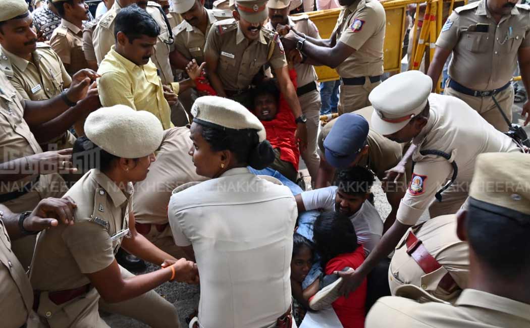Indian Students Union protests against US for Incident students (Pictures)