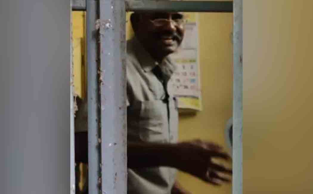 A government official who asked for a bribe of one lakh! Anti-bribery department caught