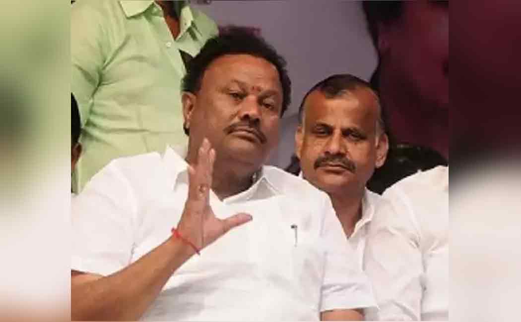 Dindigul srinivasan says admk will win in 214 constituency