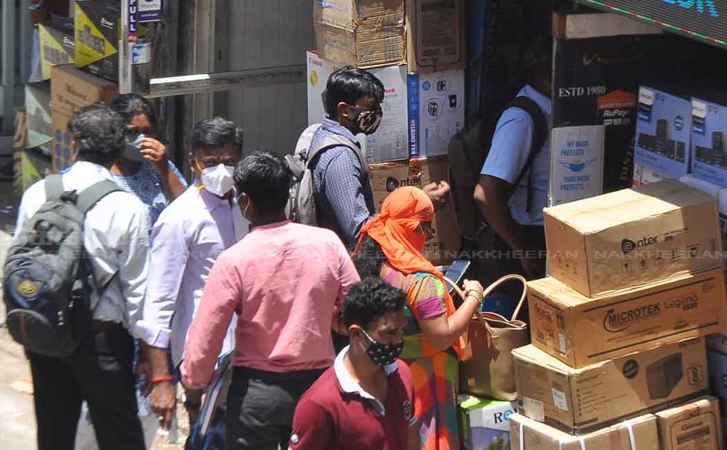 Crowds of customers on Richie Street