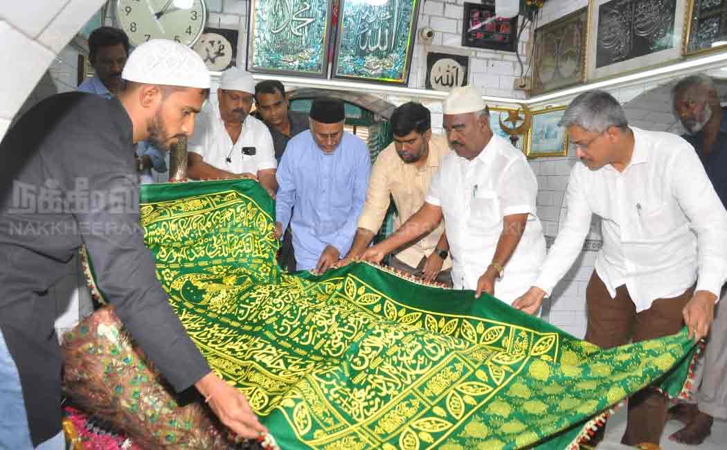 minister udhayanidhi stalin minister senji masthan pray