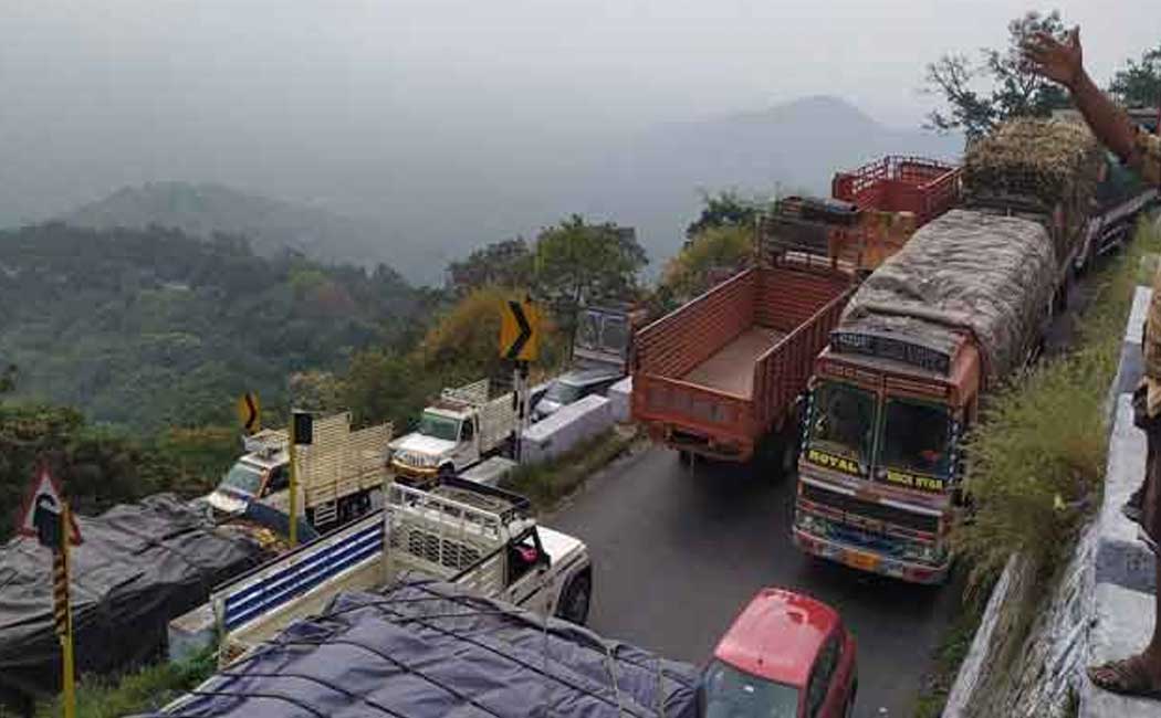 Traffic affected between Tamil Nadu and Karnataka