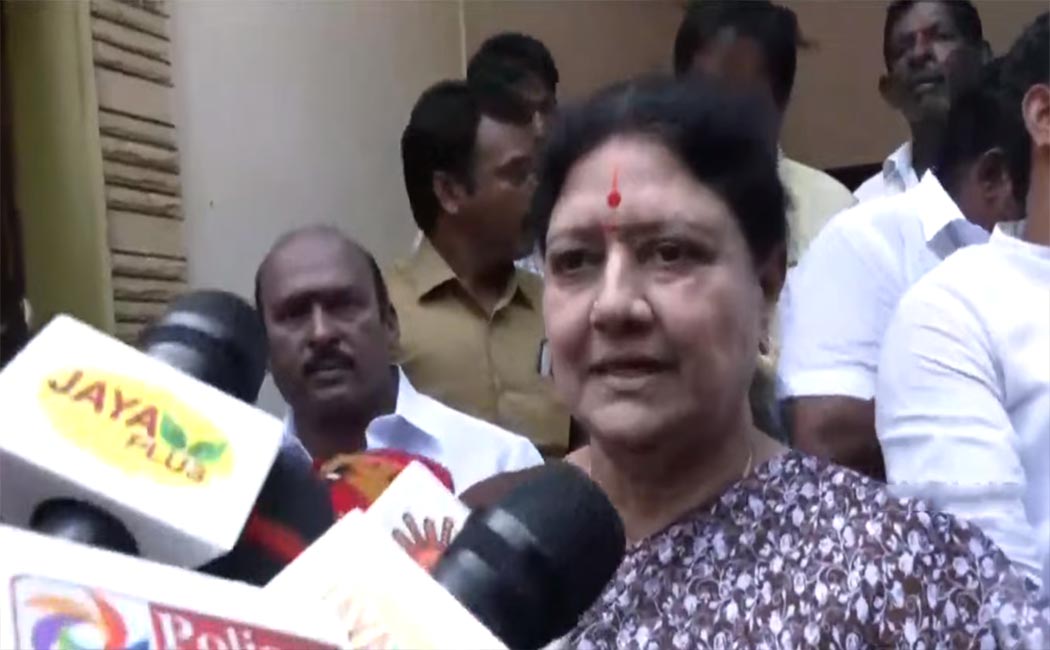 "When the time comes, I will go to the A.i.A.D.M.K. office"- Sasikala Action!