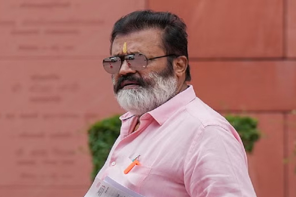 suresh gopi gets green signal from bjp leaders to continue acting