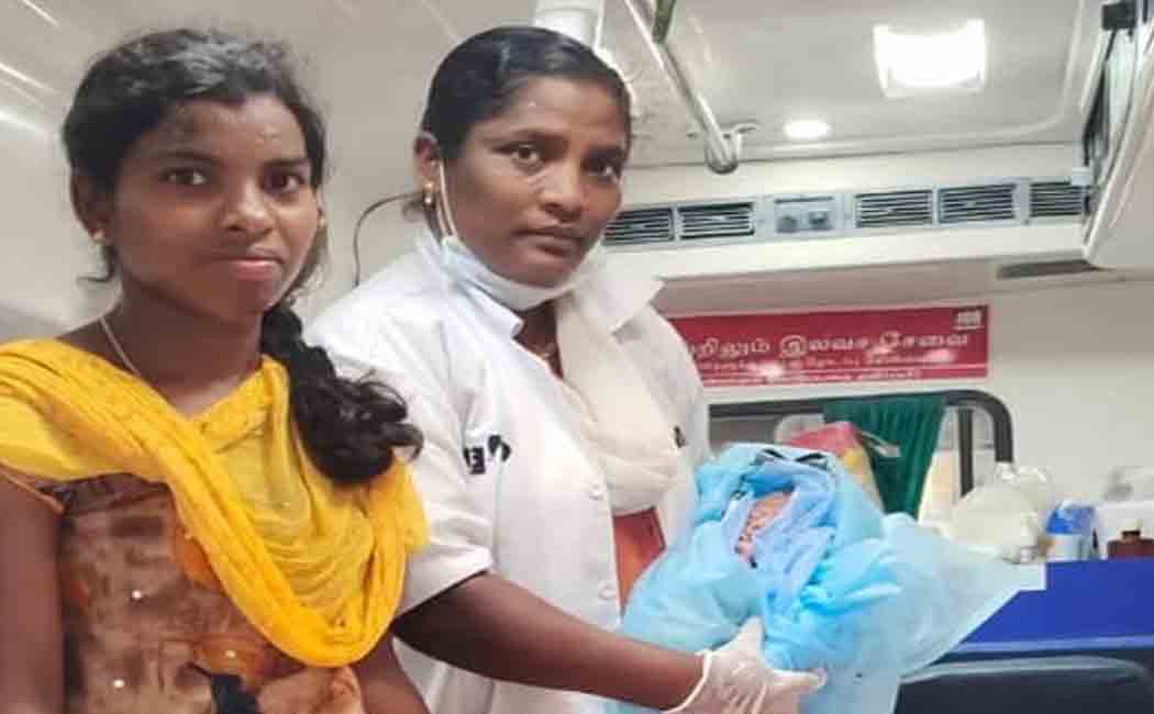 Mother gives birth to baby in 108 ambulance!