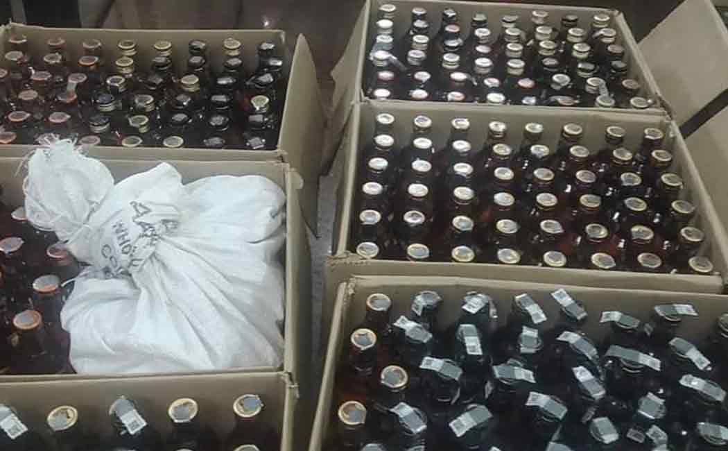 Boxes of liquor recovered