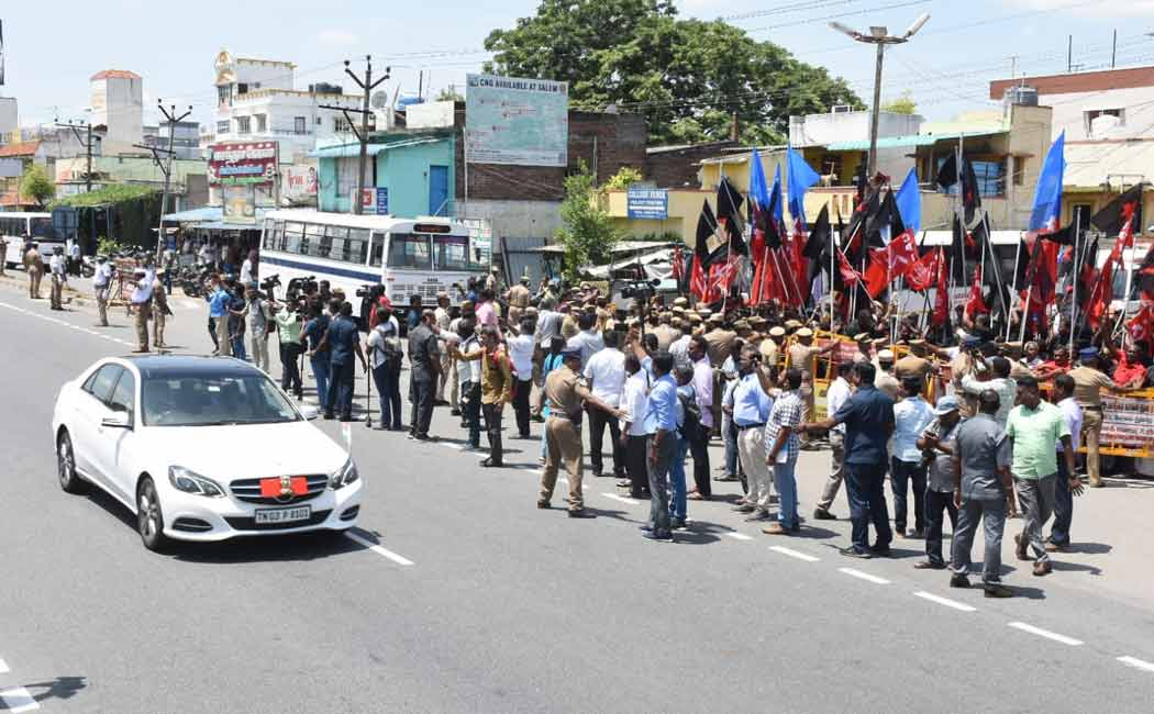 285 people arrested for showing black flag against Governor in Salem
