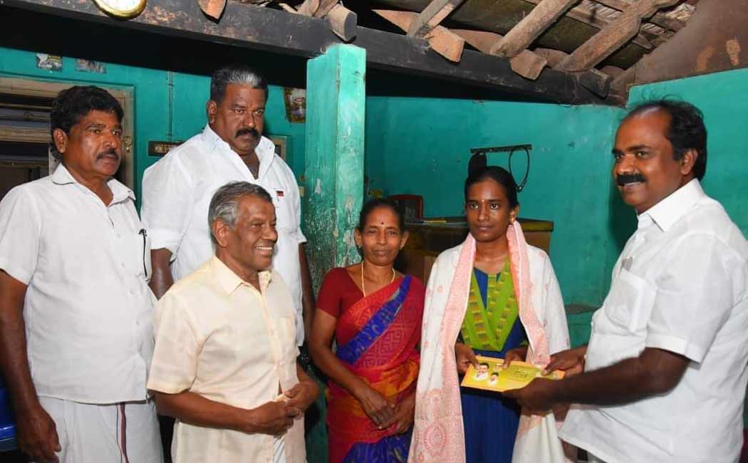 Minister Meyyanathan who helped student Abhinaya, who achieved poverty in Pudukkottai