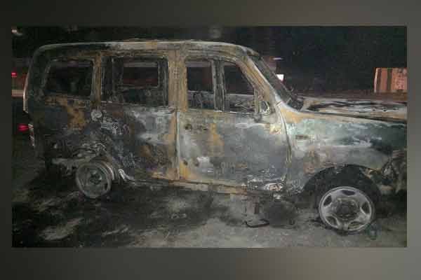Suddenly the police jeep caught fire!