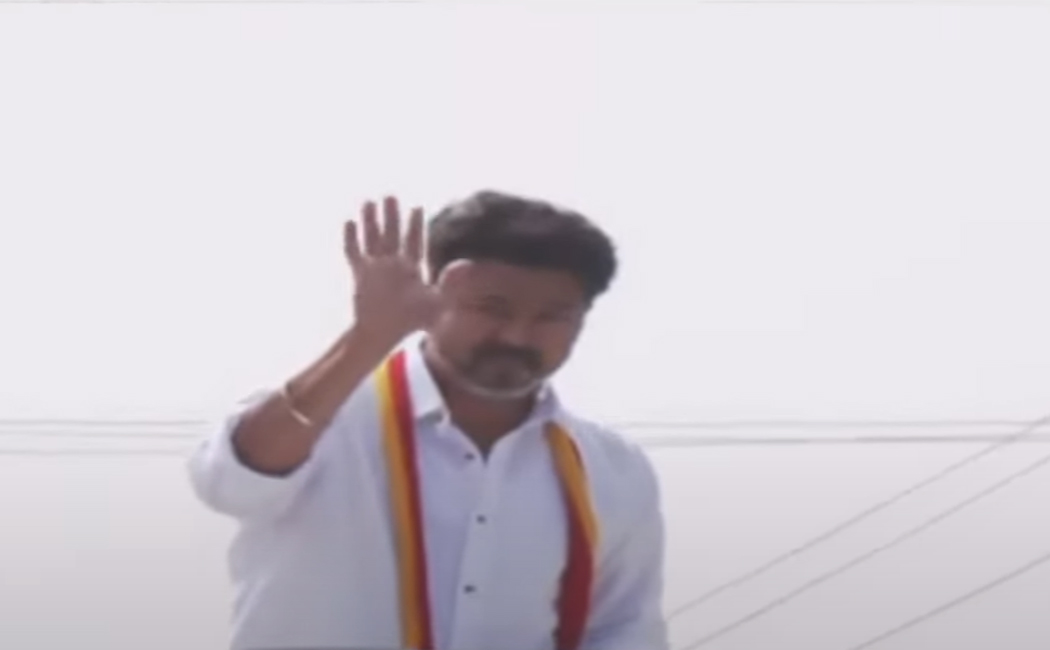 Vijay arrived in Parandur