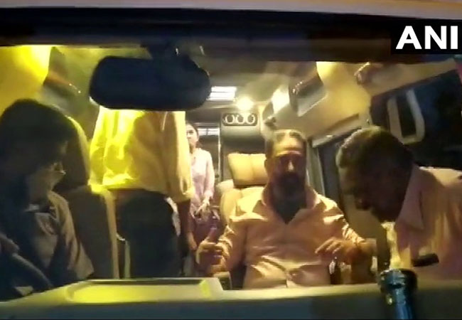 makkal needhi maiam leader and actor kamal haasan flying squad officers searched for vehicle