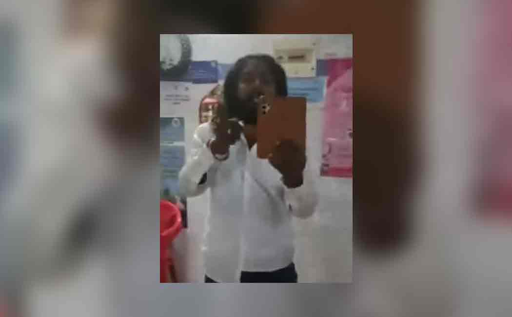BJP Member threaten to nagai woman doctor