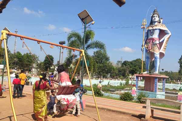 New Year... special worship in temples!