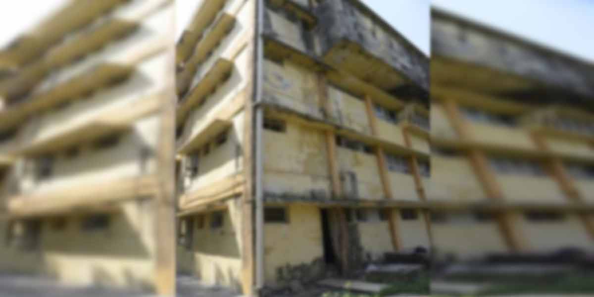 Non-standard Perambalur cottage replacement board building ... Collector inspects in person!
