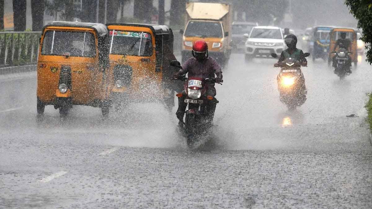 Rain alert for 17 districts; Notice of holiday issued