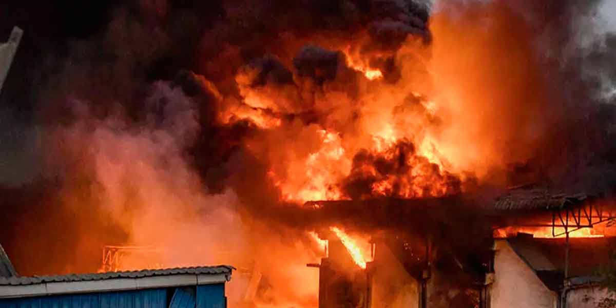 Terrible fire at a twine mill; Goods worth 30 lakhs were burnt and damaged