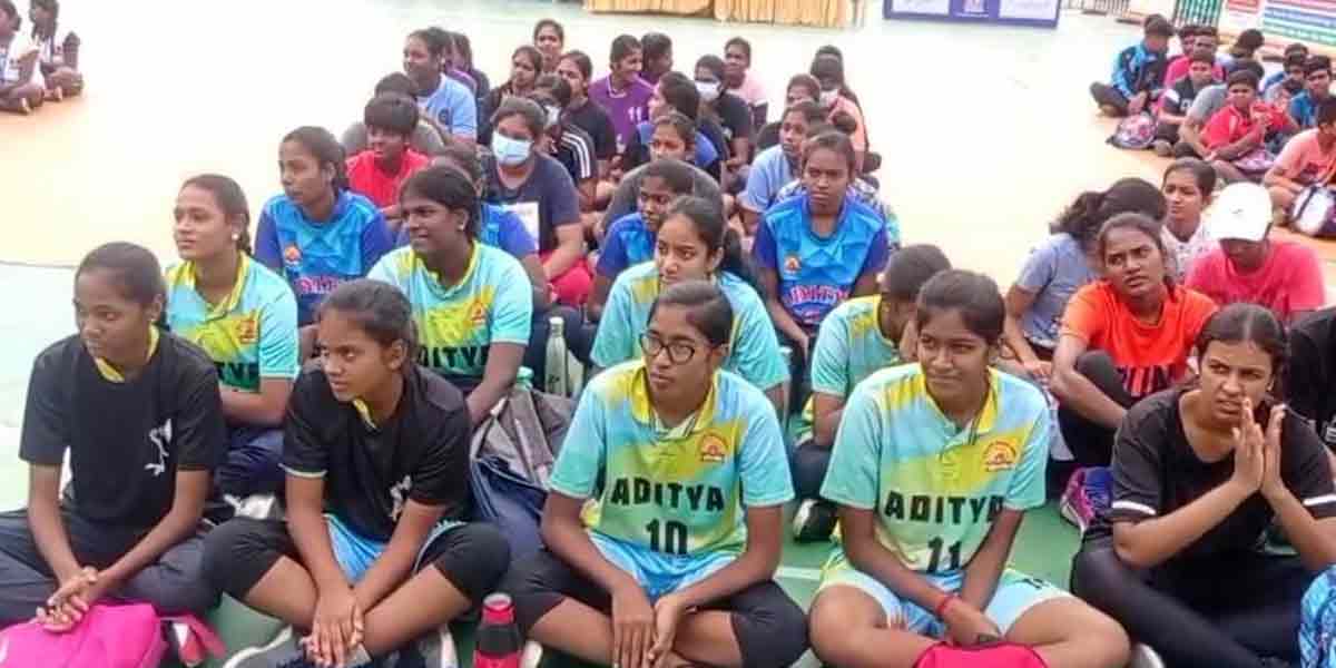 Governor launches basketball tournament