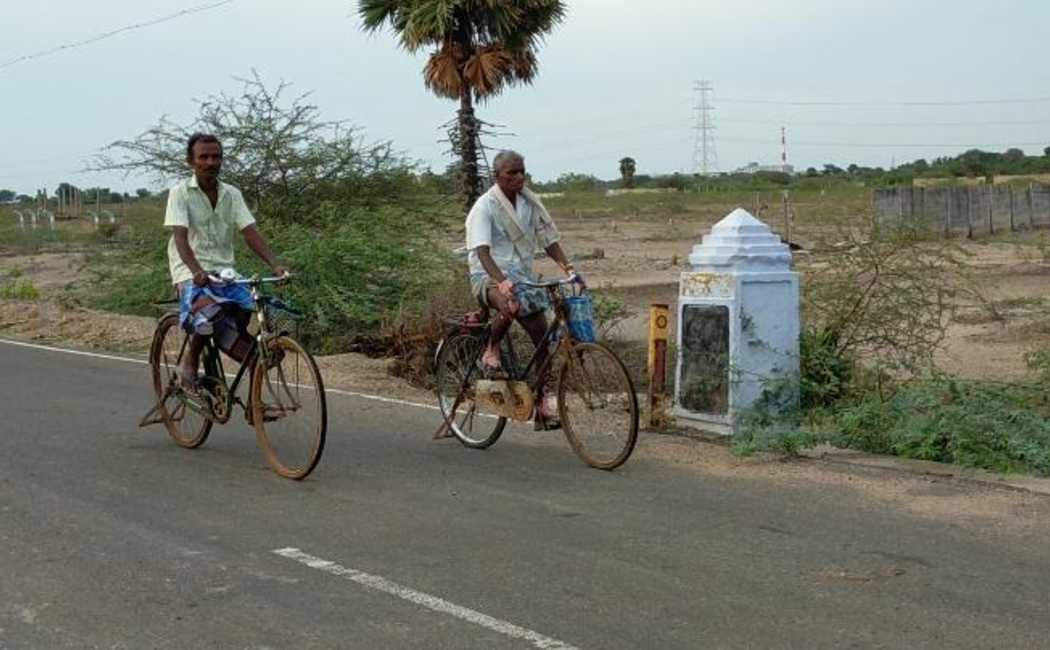 workers of ariyalur pedals cycle for 100 kms to work place